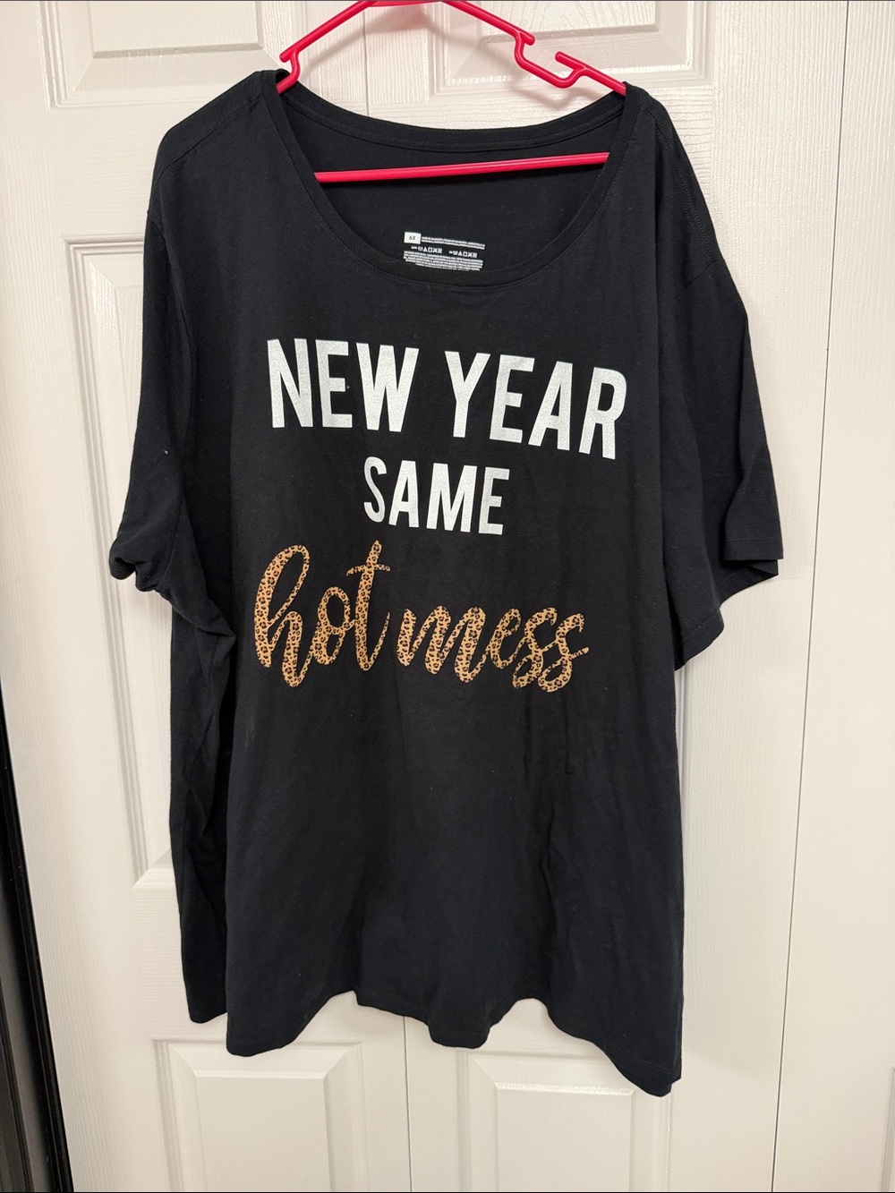 Gildan Black Short-Sleeve Tee with White and Leopard-Print Gold Script